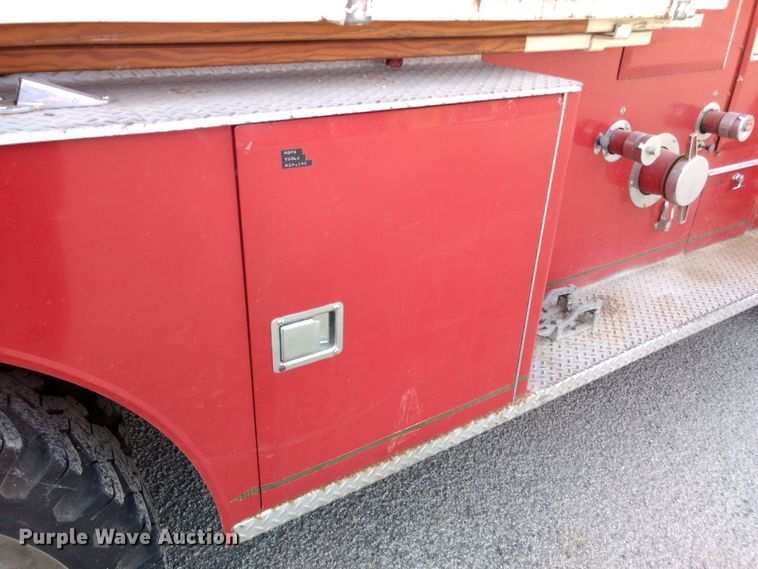 image for item GE9611 1974 Ford pumper fire truck