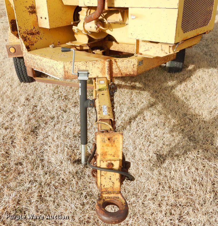 image for item GF9881 1990 Vermeer BC1250 wood chipper