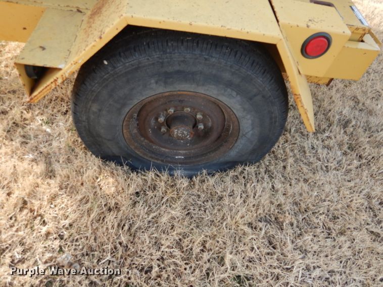 image for item GF9881 1990 Vermeer BC1250 wood chipper