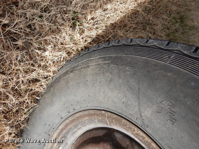 image for item GF9881 1990 Vermeer BC1250 wood chipper