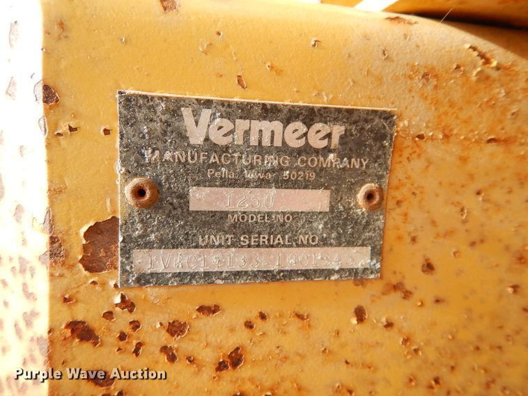 image for item GF9881 1990 Vermeer BC1250 wood chipper
