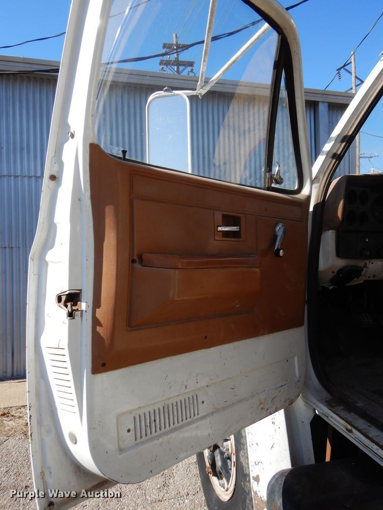 image for item GF9889 1989 Chevrolet C70 dump truck