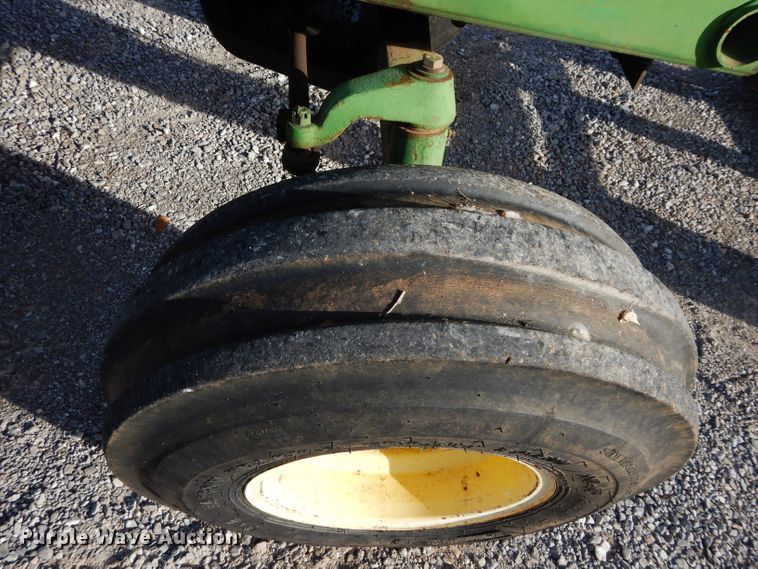 image for item GF9899 John Deere 4010 tractor