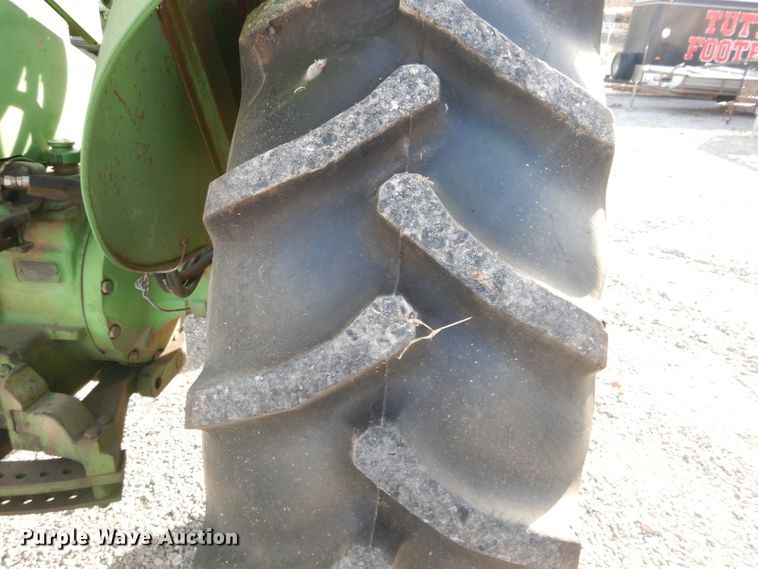 image for item GF9899 John Deere 4010 tractor