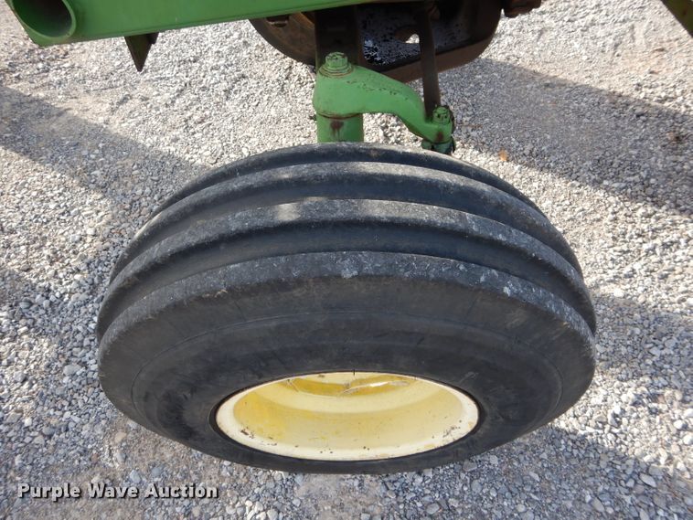 image for item GF9899 John Deere 4010 tractor