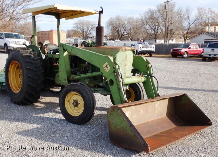 image for item GF9900 1974 John Deere 2030A tractor