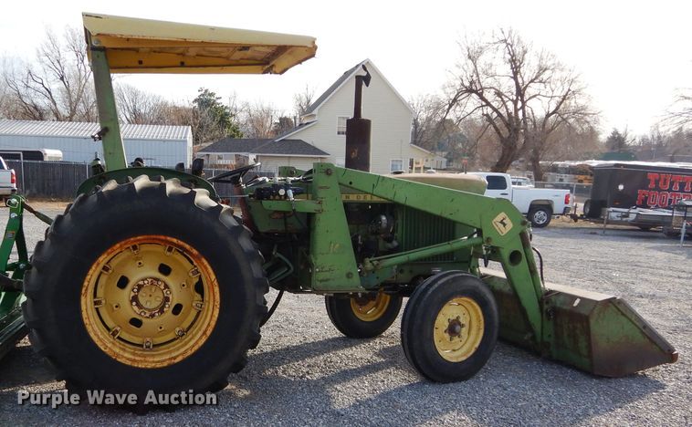 image for item GF9900 1974 John Deere 2030A tractor