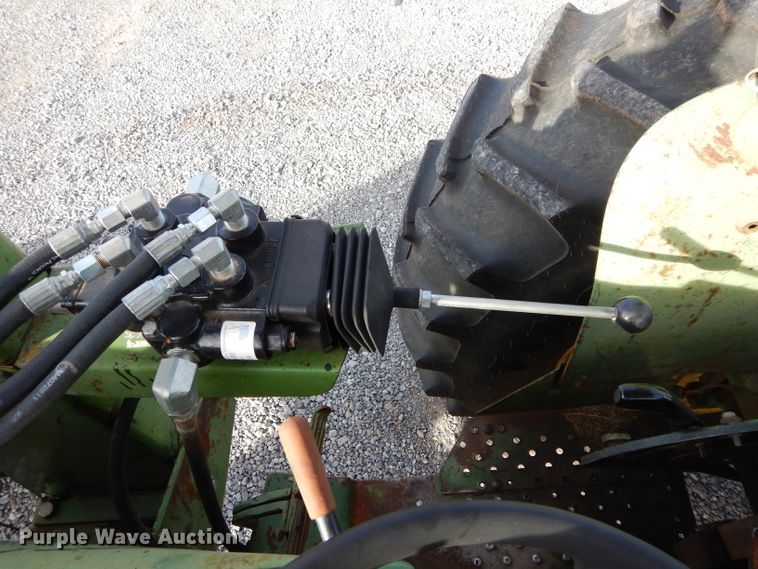 image for item GF9900 1974 John Deere 2030A tractor