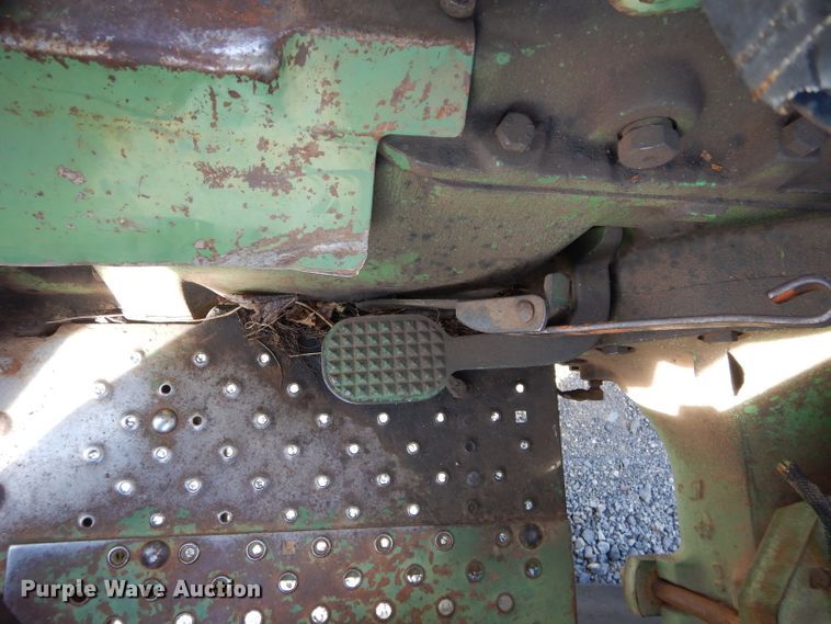 image for item GF9900 1974 John Deere 2030A tractor