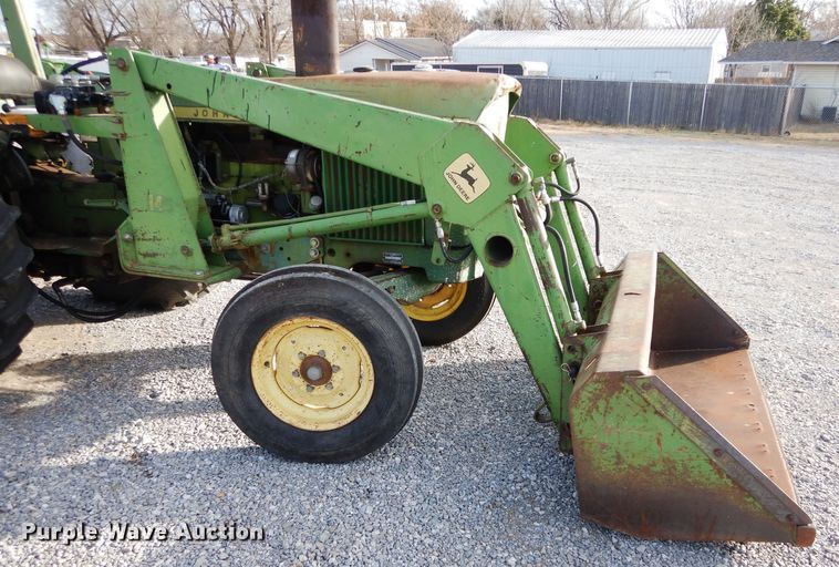 image for item GF9900 1974 John Deere 2030A tractor