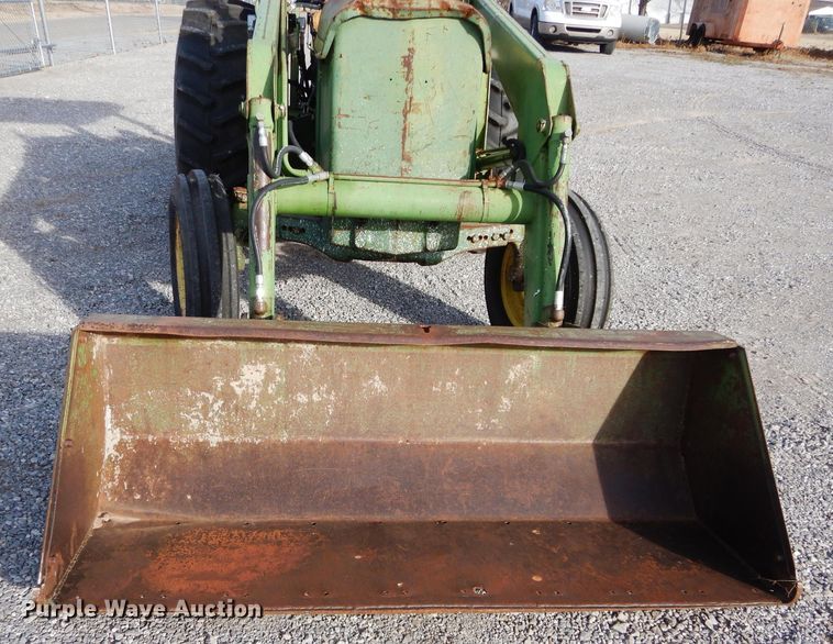 image for item GF9900 1974 John Deere 2030A tractor