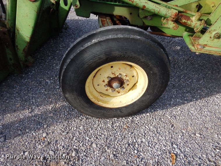 image for item GF9900 1974 John Deere 2030A tractor