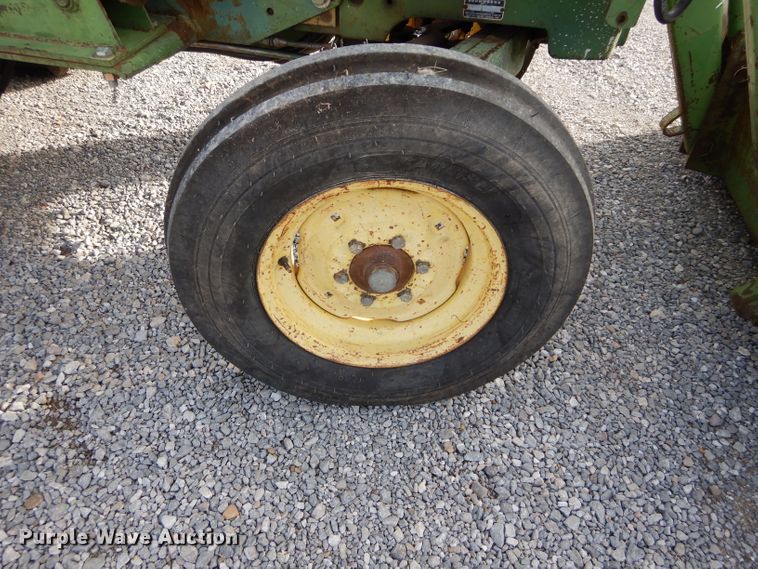 image for item GF9900 1974 John Deere 2030A tractor