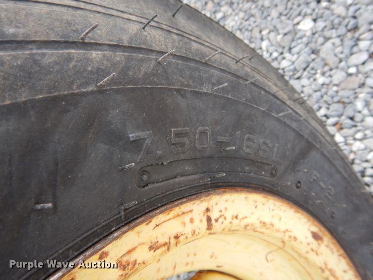 image for item GF9900 1974 John Deere 2030A tractor