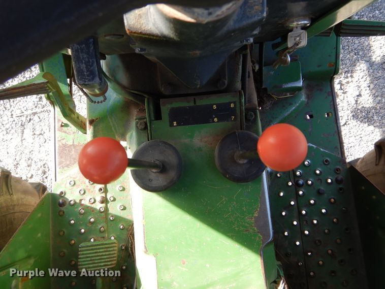 image for item GF9901 John Deere 2040 tractor