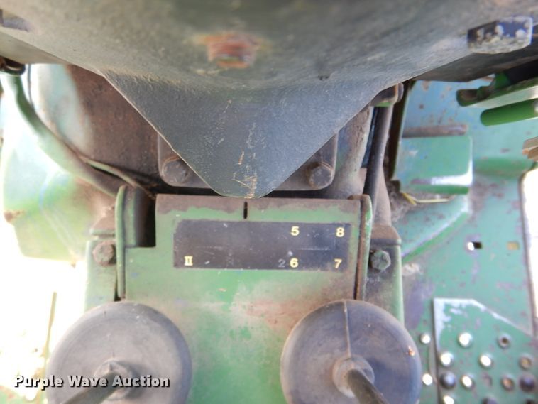 image for item GF9901 John Deere 2040 tractor