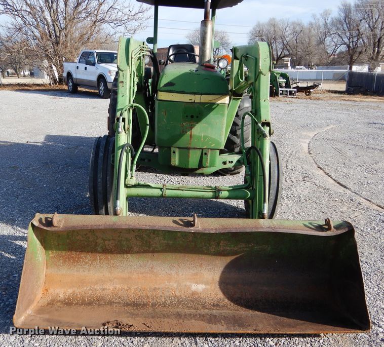 image for item GF9901 John Deere 2040 tractor
