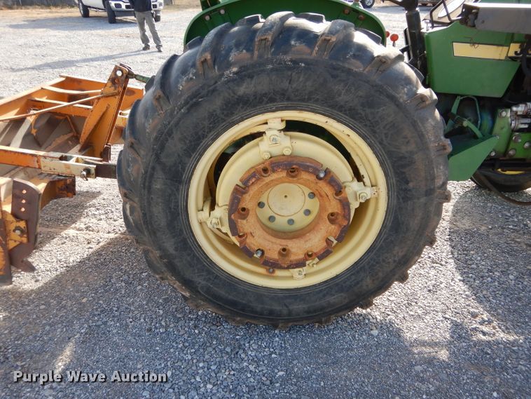 image for item GF9901 John Deere 2040 tractor