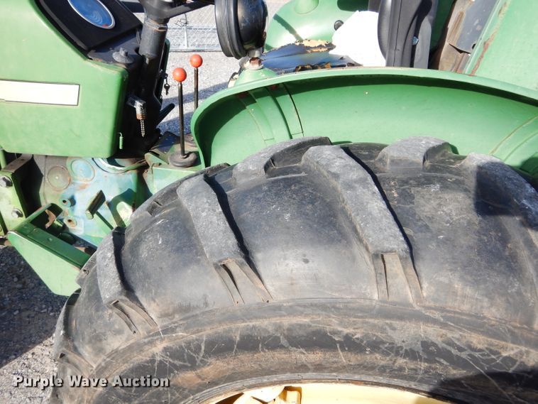 image for item GF9901 John Deere 2040 tractor