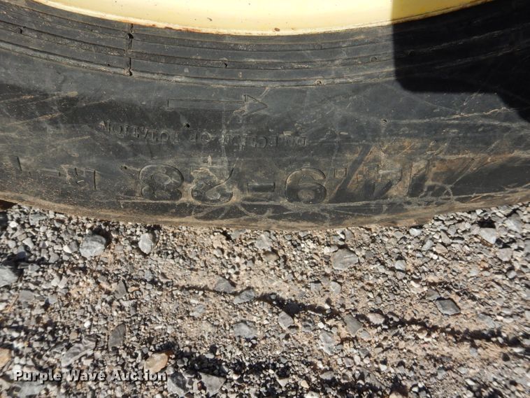 image for item GF9901 John Deere 2040 tractor