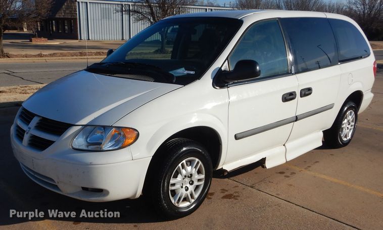 image for item GF9955 2007 Dodge Grand Caravan handicap accessible van