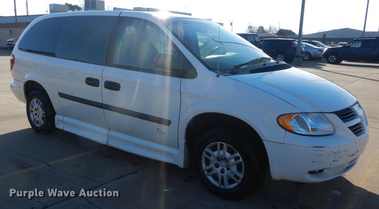 image for item GF9955 2007 Dodge Grand Caravan handicap accessible van