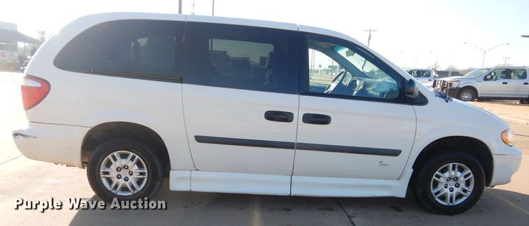 image for item GF9955 2007 Dodge Grand Caravan handicap accessible van
