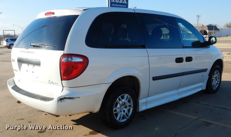 image for item GF9955 2007 Dodge Grand Caravan handicap accessible van