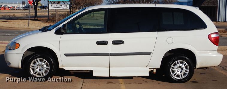 image for item GF9955 2007 Dodge Grand Caravan handicap accessible van