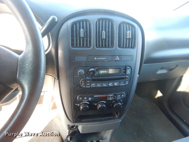 image for item GF9955 2007 Dodge Grand Caravan handicap accessible van