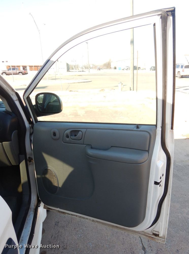 image for item GF9955 2007 Dodge Grand Caravan handicap accessible van