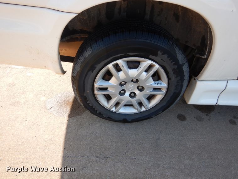 image for item GF9955 2007 Dodge Grand Caravan handicap accessible van