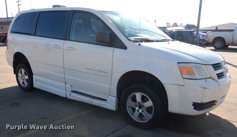 image for item GF9956 2010 Dodge Grand Caravan handicap accessible van