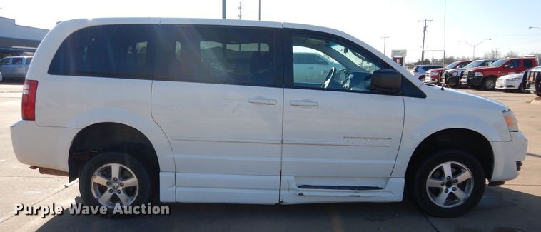 image for item GF9956 2010 Dodge Grand Caravan handicap accessible van