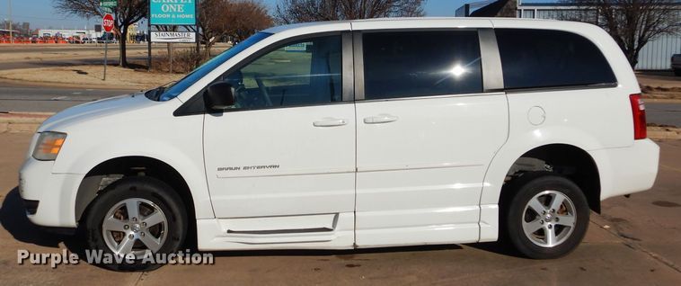 image for item GF9956 2010 Dodge Grand Caravan handicap accessible van