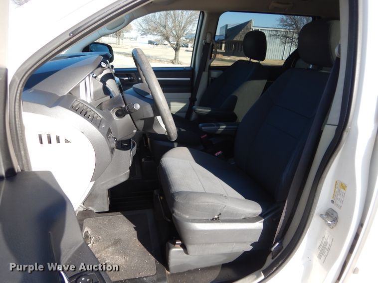image for item GF9956 2010 Dodge Grand Caravan handicap accessible van