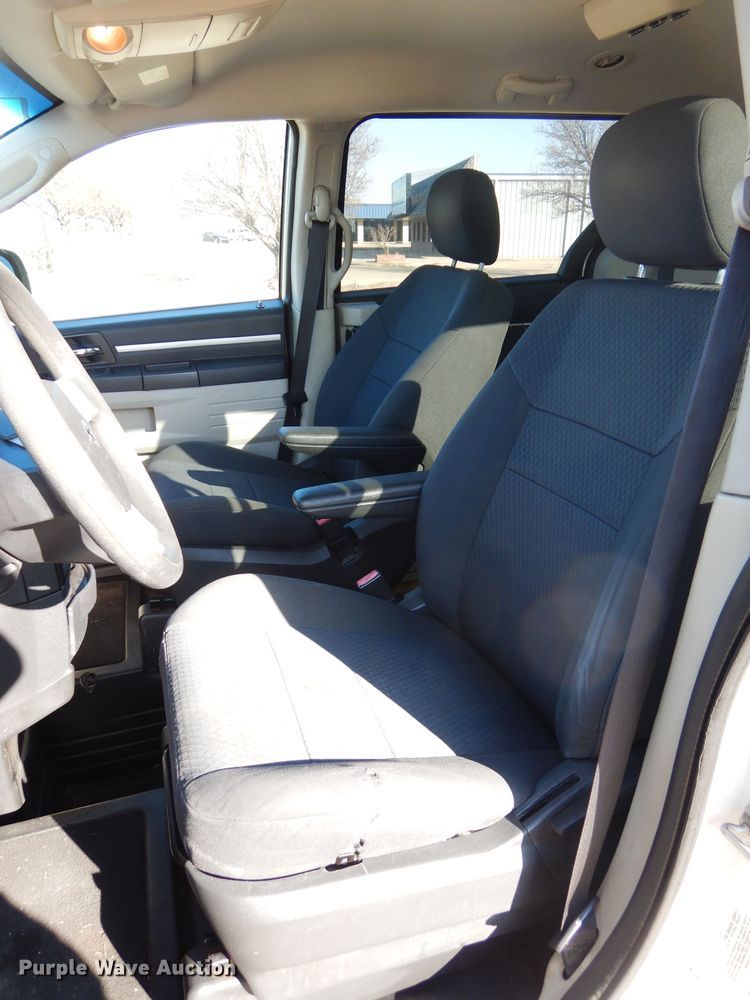 image for item GF9956 2010 Dodge Grand Caravan handicap accessible van