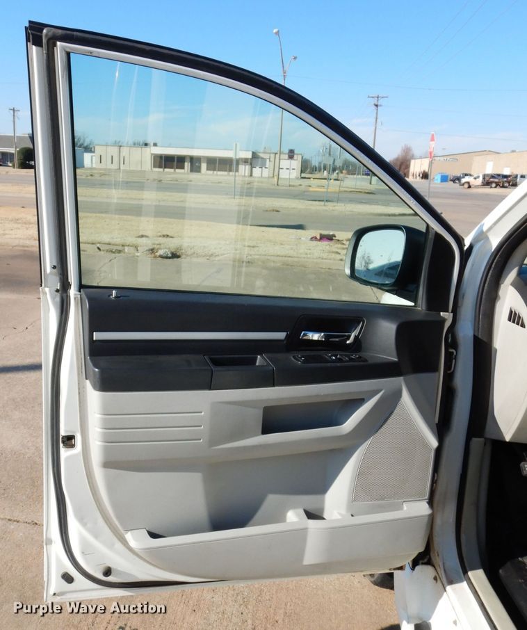 image for item GF9956 2010 Dodge Grand Caravan handicap accessible van