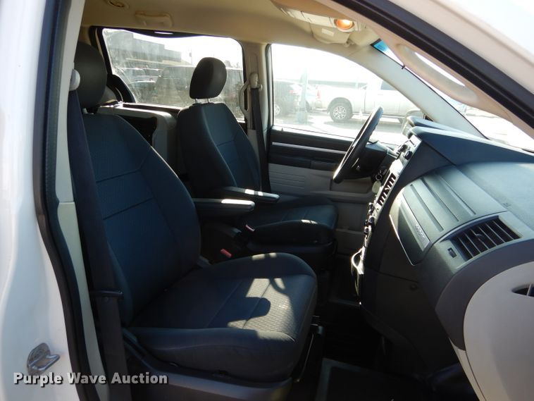 image for item GF9956 2010 Dodge Grand Caravan handicap accessible van