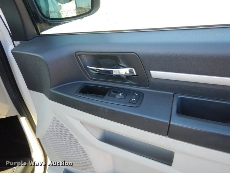 image for item GF9956 2010 Dodge Grand Caravan handicap accessible van