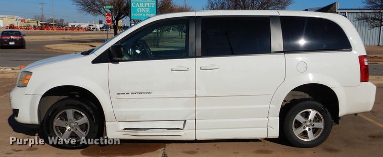 image for item GF9957 2010 Dodge Grand Caravan handicap accessible van