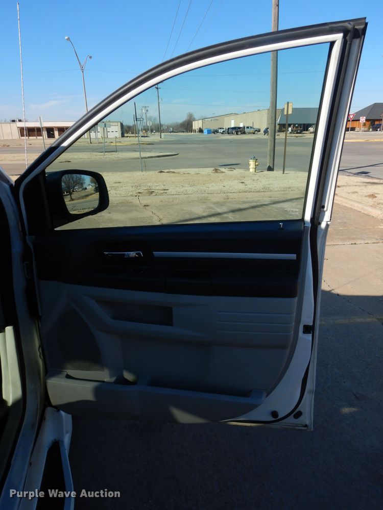 image for item GF9957 2010 Dodge Grand Caravan handicap accessible van