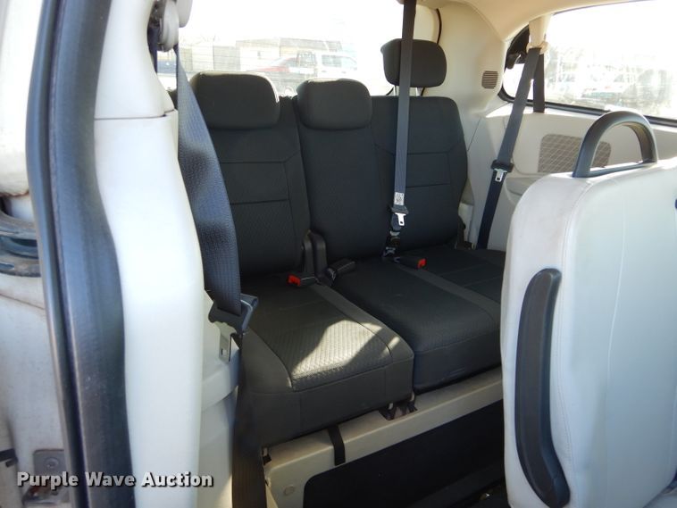 image for item GF9957 2010 Dodge Grand Caravan handicap accessible van