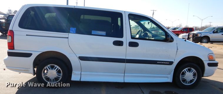 image for item GF9958 2005 Chevrolet Venture handicap accessible van