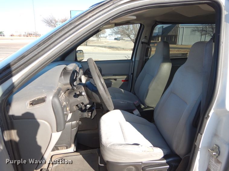 image for item GF9958 2005 Chevrolet Venture handicap accessible van