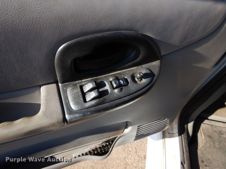 image for item GF9958 2005 Chevrolet Venture handicap accessible van