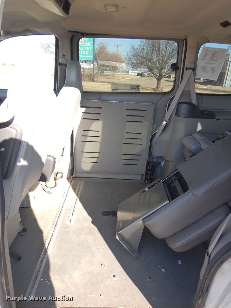 image for item GF9958 2005 Chevrolet Venture handicap accessible van