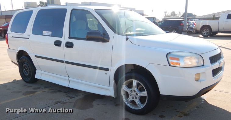 image for item GF9959 2007 Chevrolet Uplander handicap accessible van