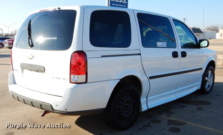image for item GF9959 2007 Chevrolet Uplander handicap accessible van