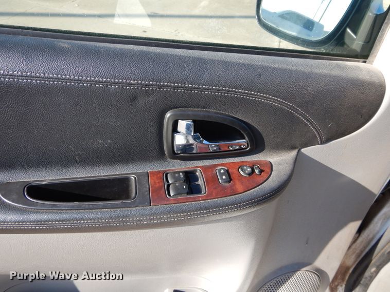 image for item GF9959 2007 Chevrolet Uplander handicap accessible van